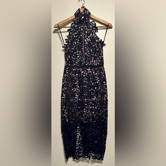 Lulus Dresses & Skirts - Lulu’s High neck backless dress in guipure lace